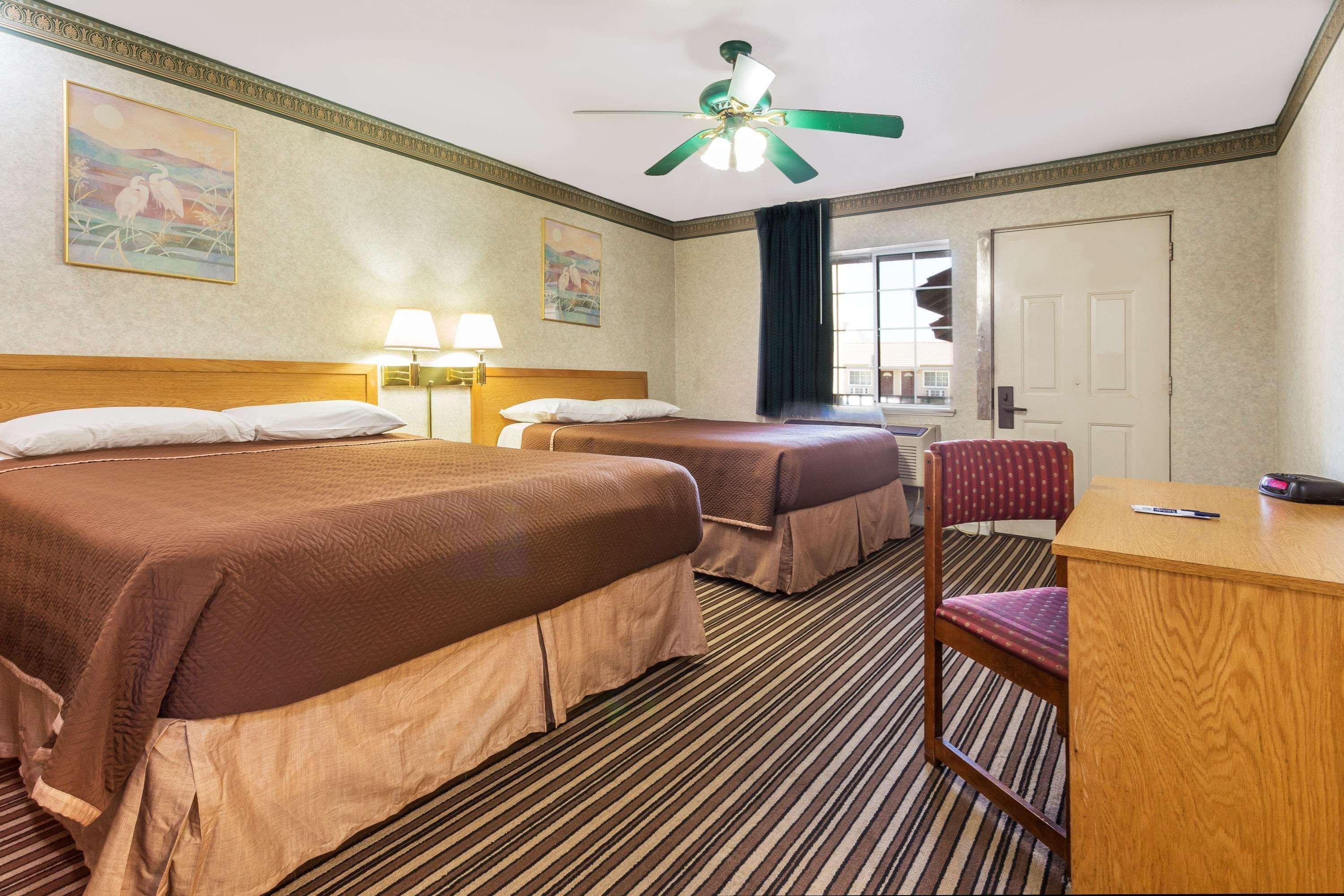 Yosemite Parkway Hotel Merced Kültér fotó