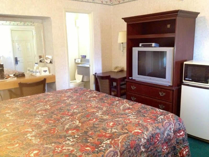 Yosemite Parkway Hotel Merced Kültér fotó